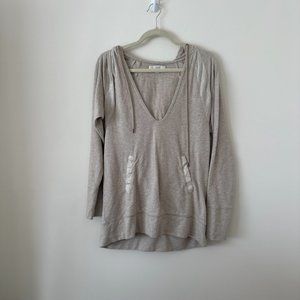 Loft Cream V-Neck Sweatshirt Size: Medium